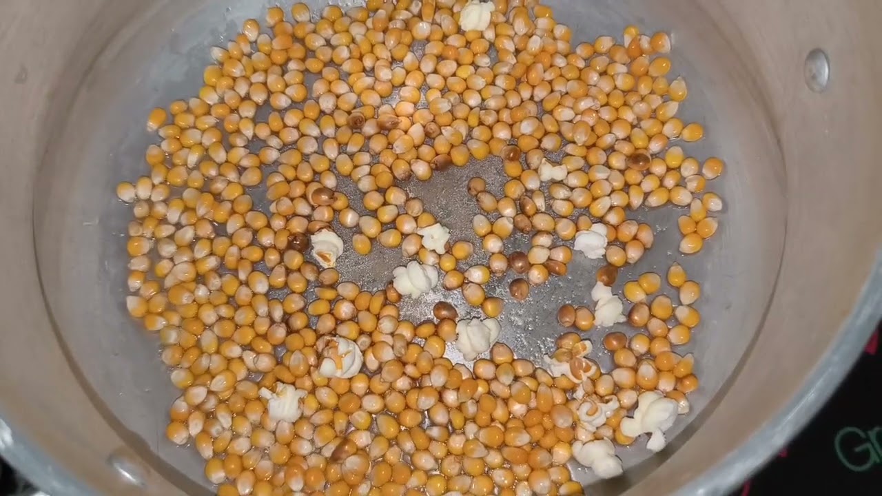 🍿 (Makka ka popcorn)मक्का को फोड़ने बहुत ही आसान तरीका #makkapopcorn
