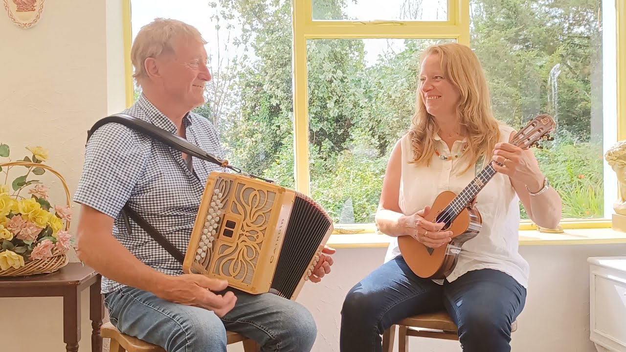 Irish Song: THE STAR OF THE COUNTY DOWN on button accordion and ukulele