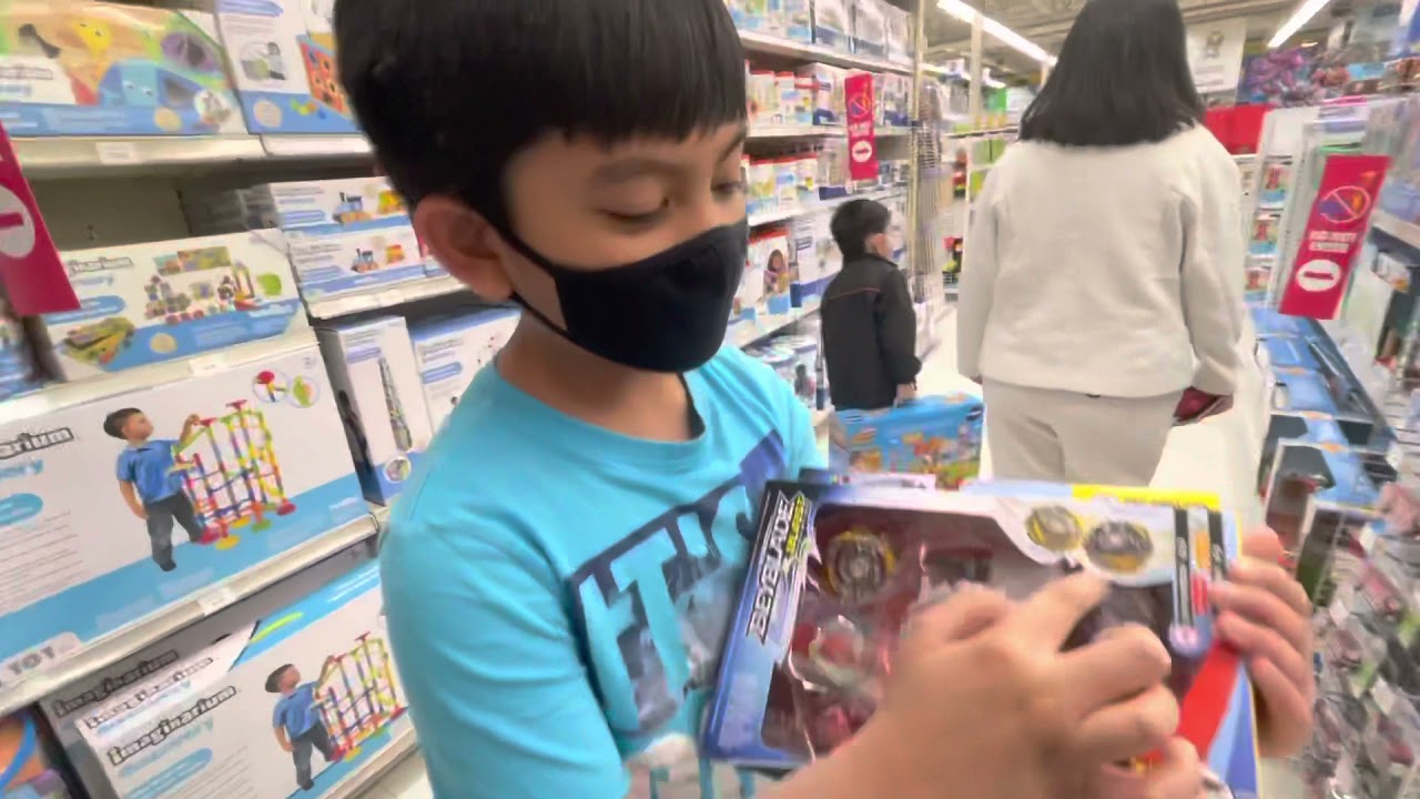 Yes Day and Unboxing BeyBlade and Cory Carson Toy!
