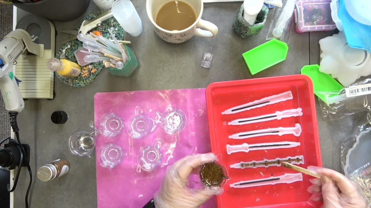Experimenting with Resin Can We Create A Bowl And Pens 17