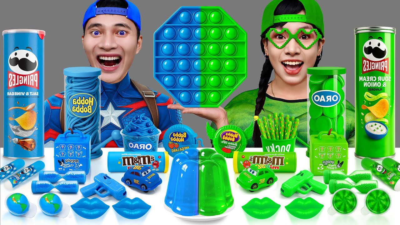 緑色の食べ物Vs青色の食べ物チャレンジ | ASMRムクバン カラフルキャンディー ハルクVsキャプテンアメリカ