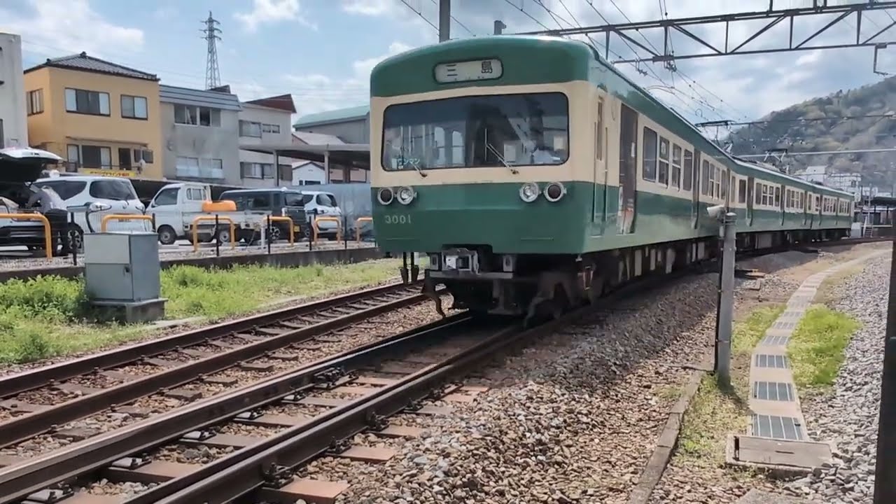 伊豆箱根鉄道 普通列車 修善寺行きと三島行き 修善寺駅近くの踏切り
