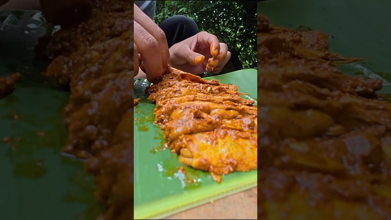 Banana Leaf Fried Fish &mdash; Primitive Cooking in the Wild!