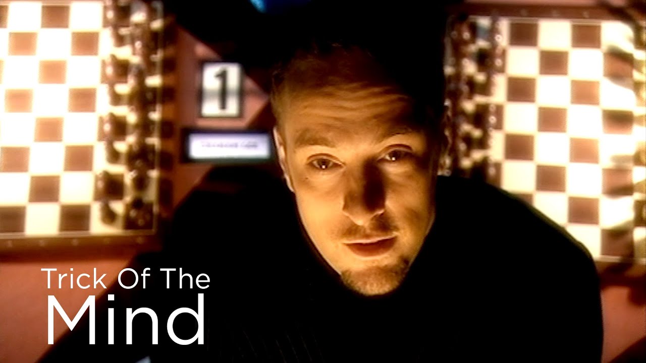 Derren Brown vs 9 Chess Players