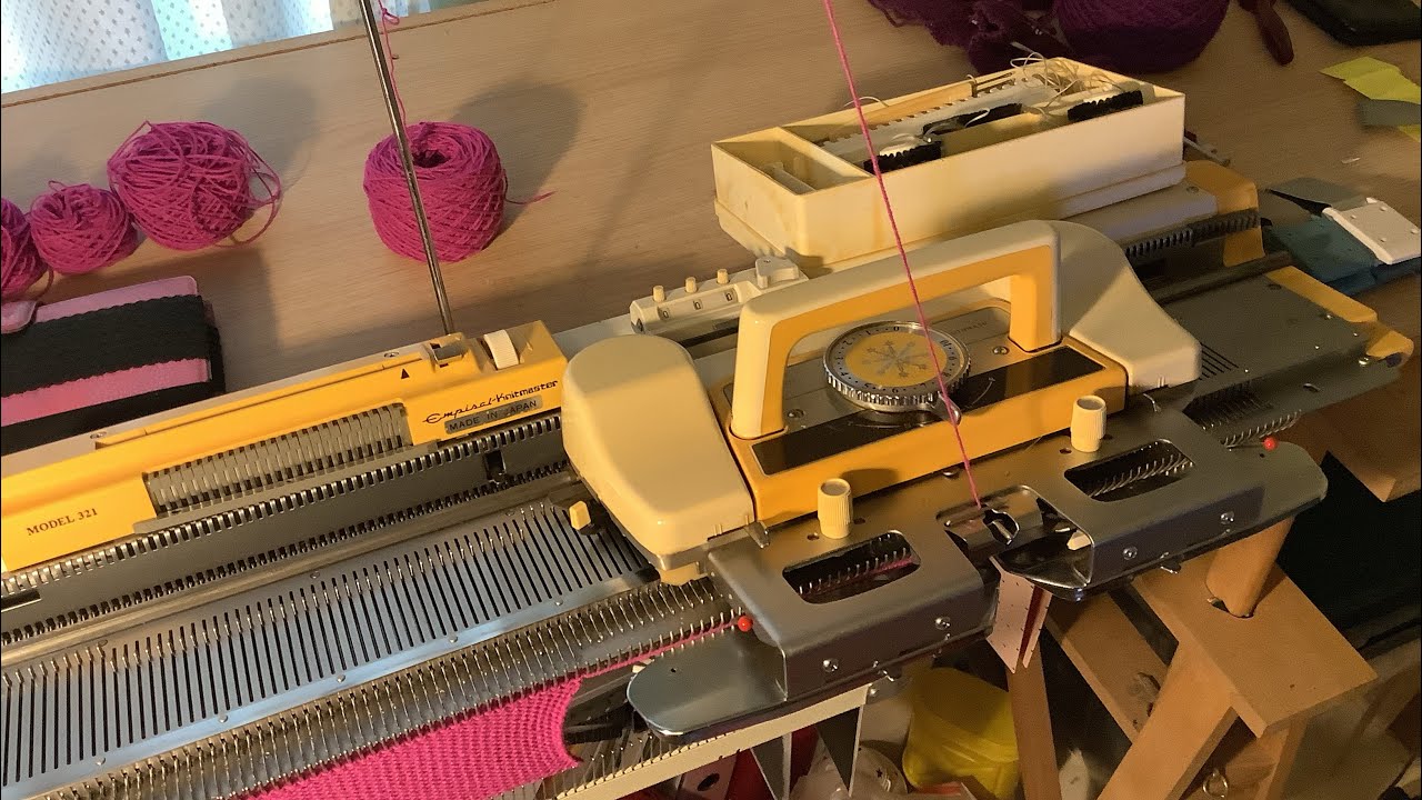 Automatic Closed Edge Cast-On, knitted on the Empisal Knitmaster 321