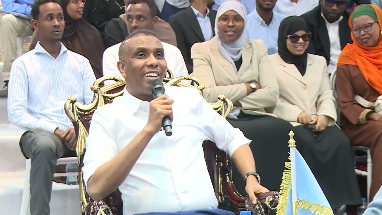 Dood kulu oo Reysalwasare Xamsa suaalo adag lagu waydiiyay.