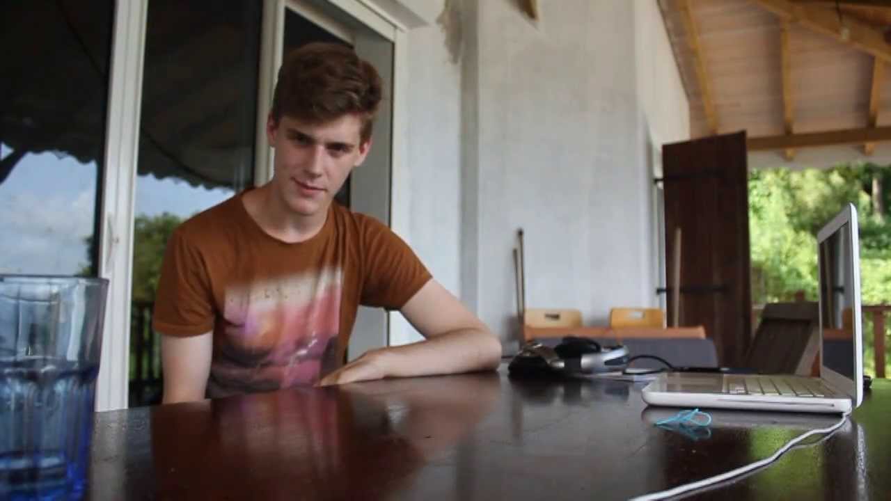 Robert Hayes -Cigarette Culture: France vs. Australia