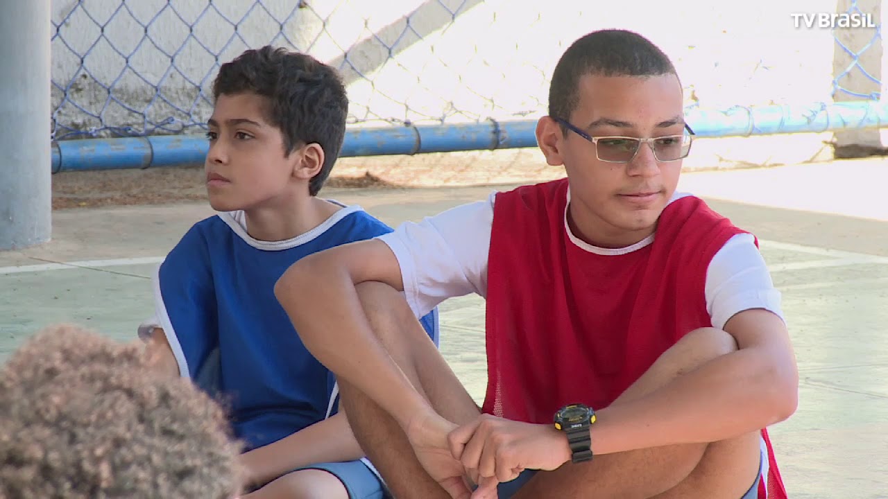 Programa Especial - Educação Física adaptada: totó humano e handebol sentado