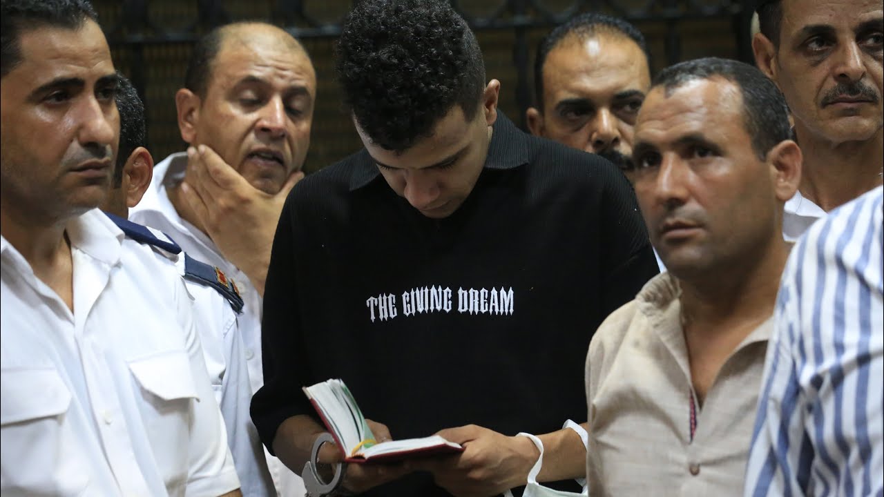 شاهد.. لحظة الحكم على #عصام_صاصا ولحظات فارقة تهز قفص الاتهام