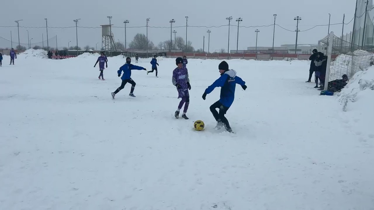 Herea visiniu-Academia Metaloglobus rep1 part 3 grupa 2013 Turneu Stelele Viitorului