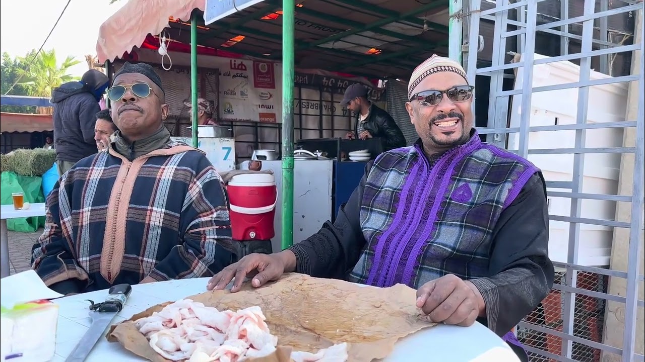 سمع أوا هذا قاليك طنجية ب مطيشة🍅 وهوا مولف هي الحريرة بدشيشة 🤣 وديما الكوميك 