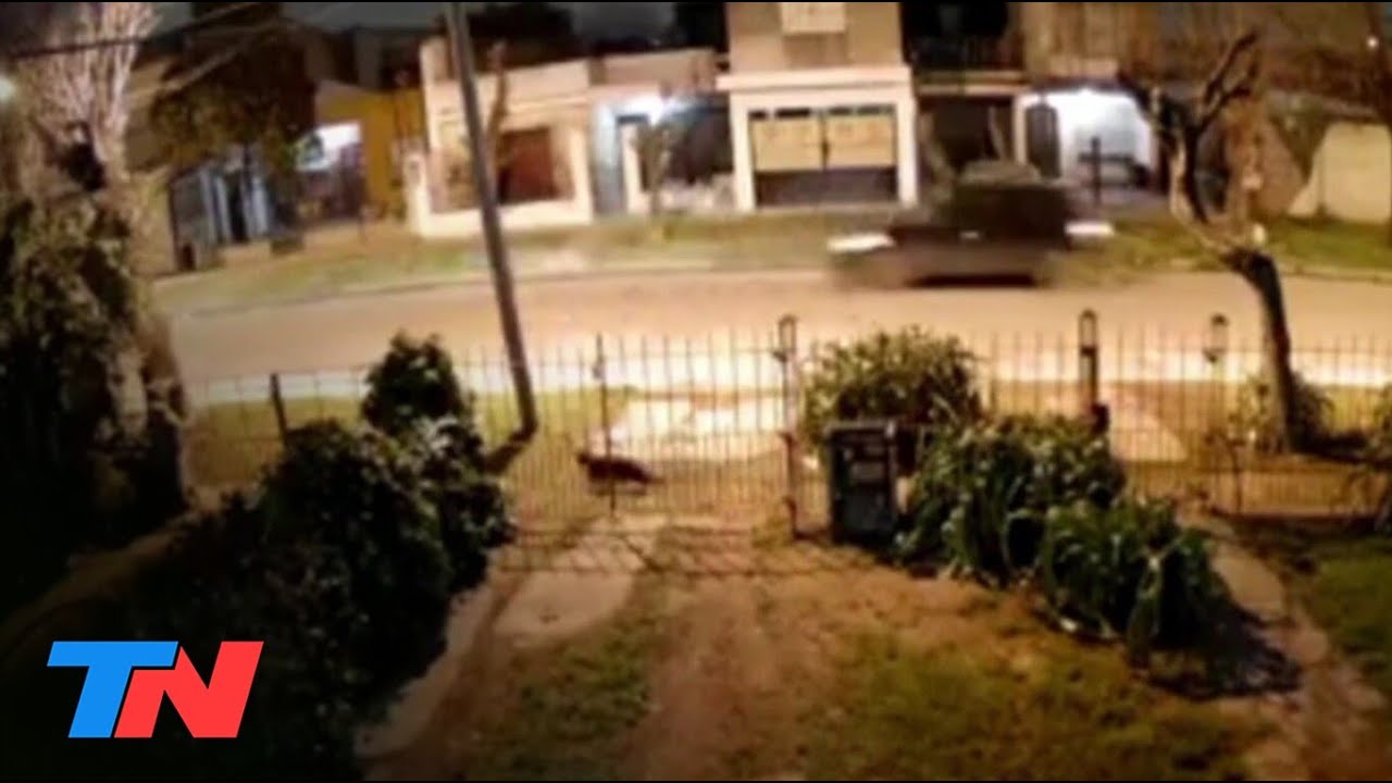 DESESPERADA HUÍDA PARA QUE NO LE ROBEN | Estaba siendo atacado a los tiros por dos motochorros