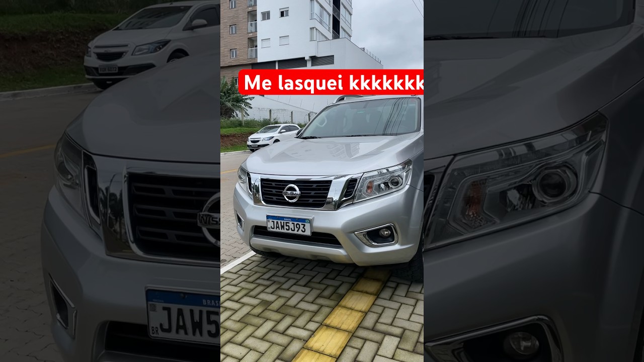Nissan Frontier 2021 LE topo de linha