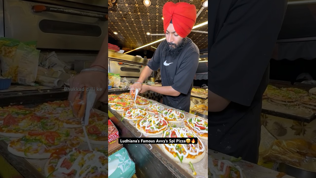 Ludhiana&rsquo;s Famous Avvy&rsquo;s Spl Pizza🤩🔥|| Indian Street Food