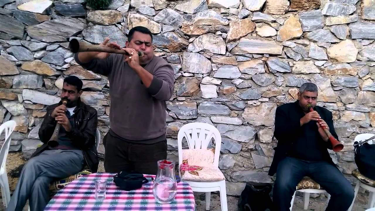 Selçuk girgin tepenin başında esmesin yeller.