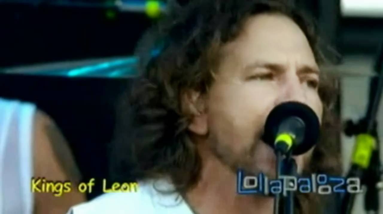 Kings of Leon w/ Eddie Vedder - Slow Night, So Long (Chicago '07)