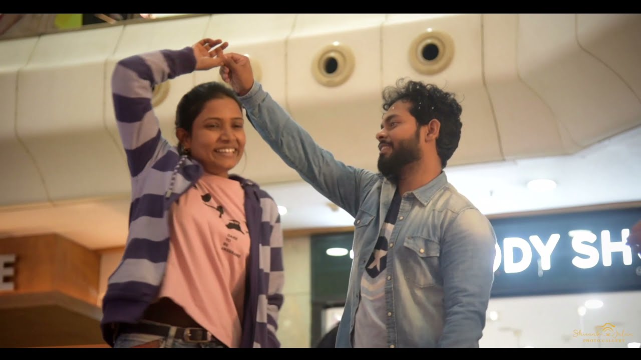 Romantic Surprise Proposal in Lucknow | Flash Mob | Fun Republic Mall | Tapan & Suman