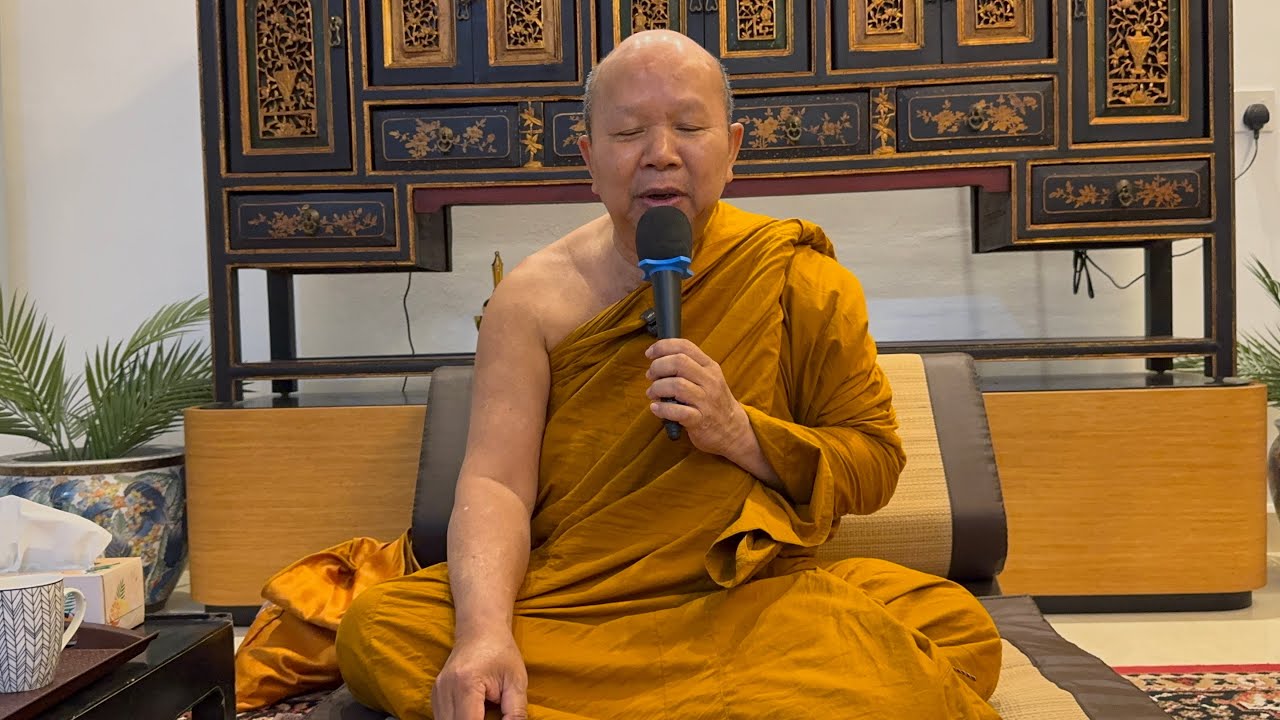 Dhamma Talk By Phra Videsavajirakhun (Wongsin Labhiko) from Indonesia.       02 Sept 2025