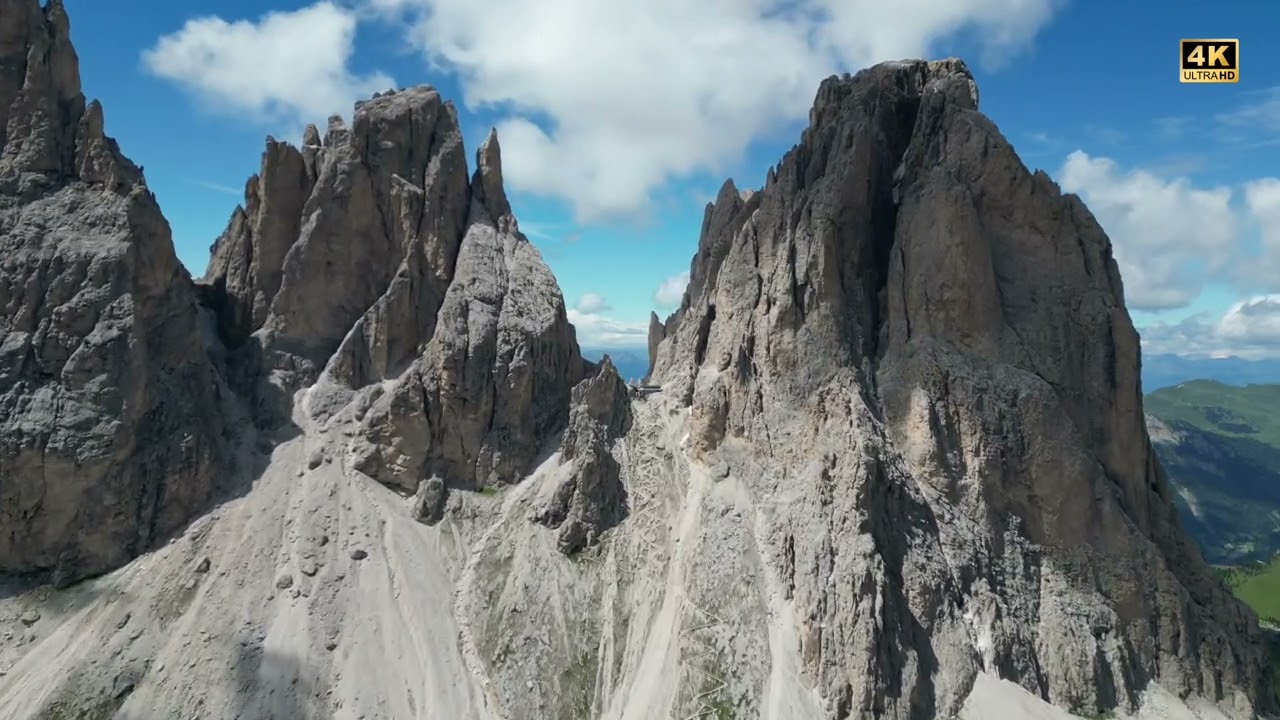 Dal Passo Sella al Rifugio Toni Demetz Hutte