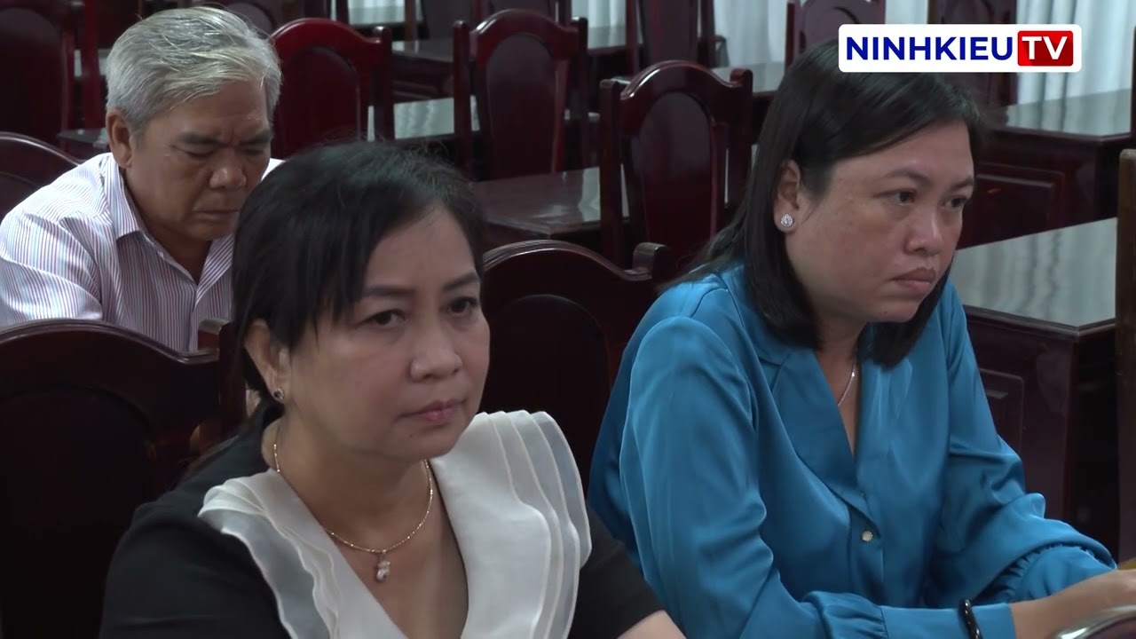 Ninh Kiều: Công bố các Quyết định về công tác cán bộ