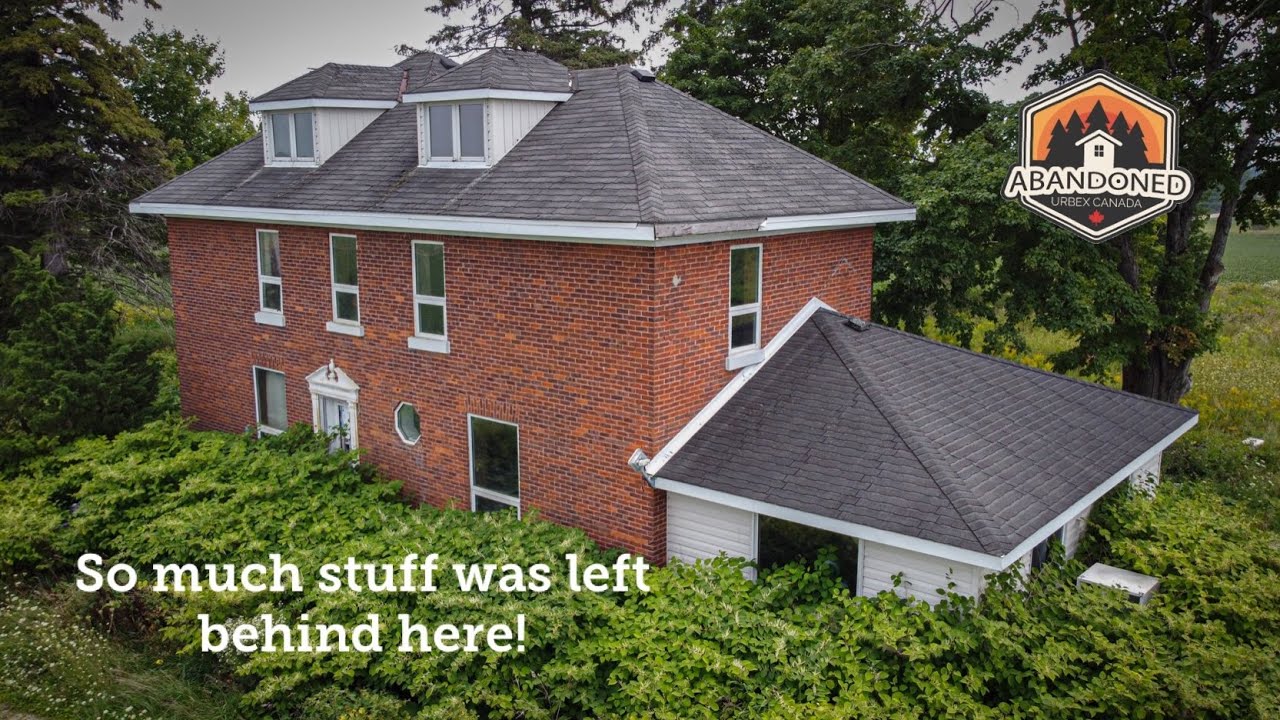 Large Abandoned Farmhouse built in 1884 They left it all behind!
