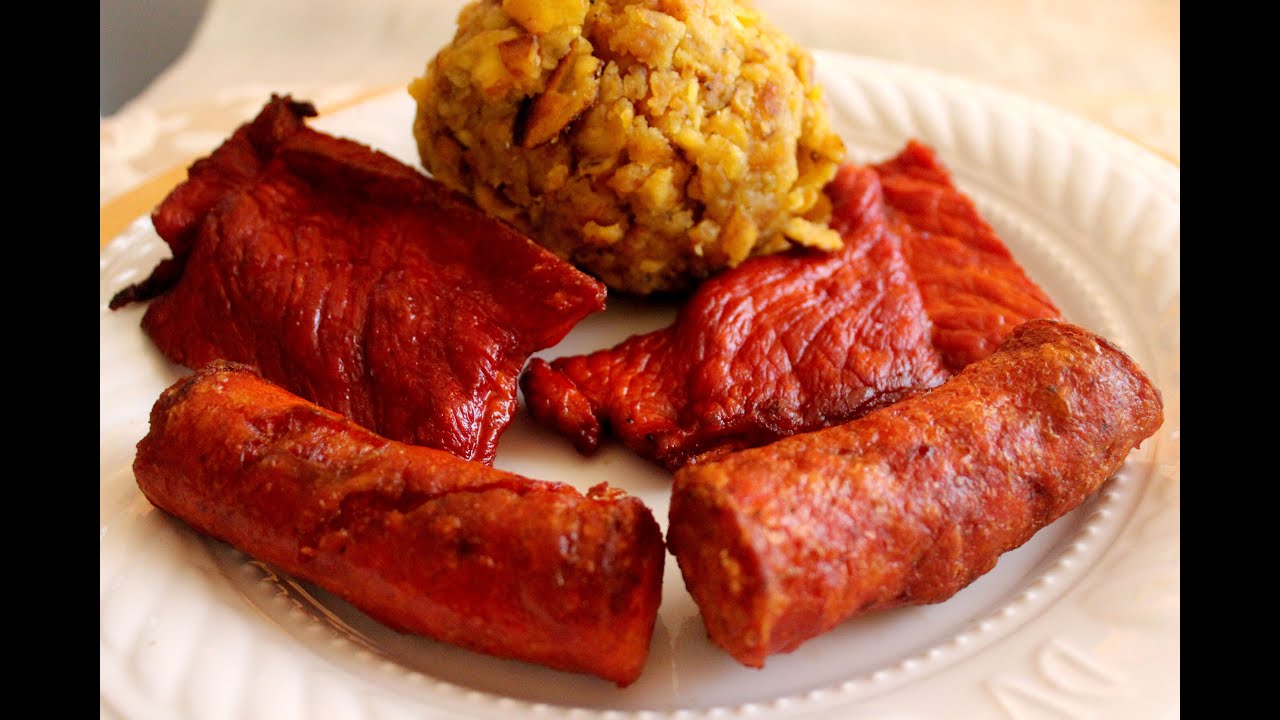 COMIDA DE LA SELVA PERUANA / TACACHO CON CECINA Y CHORIZO