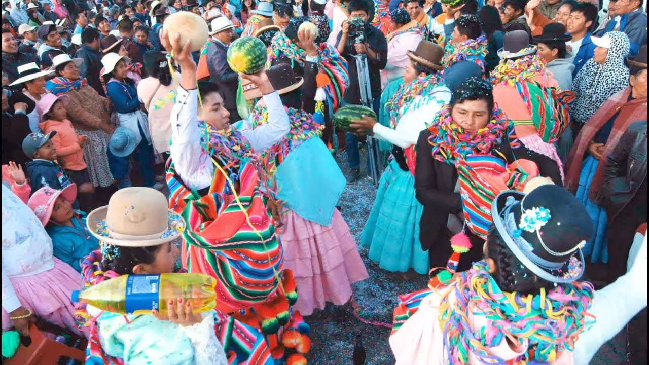 Lluvia de Regalos en Carnavales Percatuyo Ilave 2019