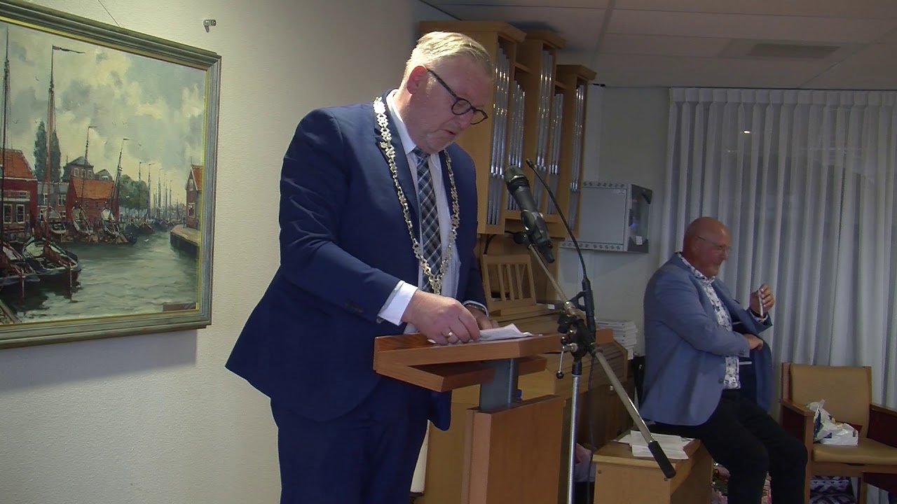 Laatste dames in klederdracht bij elkaar in Spakenburg