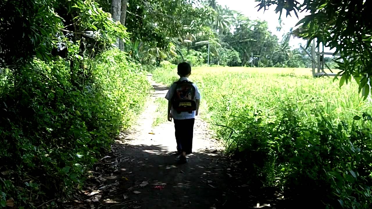 A walk to school in the Philippines