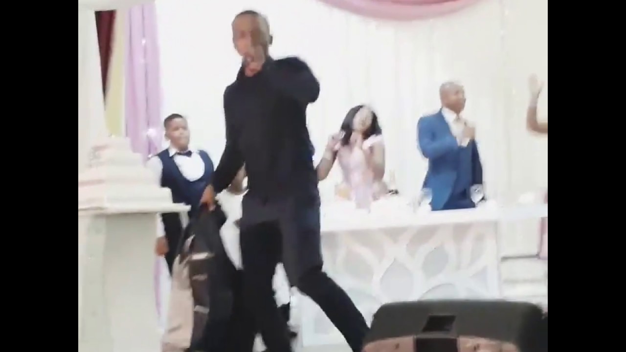 Ungphethe kahle Sthandwa sam ~~ Dumi mkokstad ft Nathi Sithole