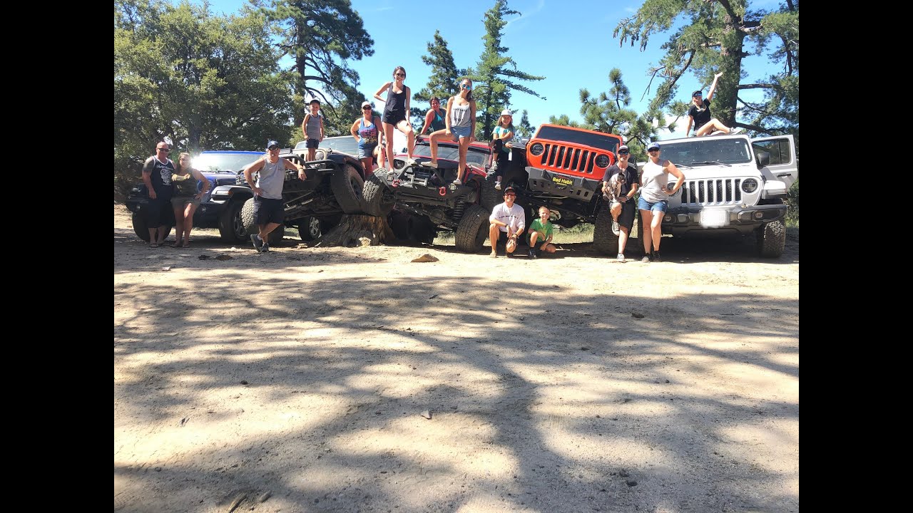 Mottino Wash is an extremely challenging rock crawling trail near Big Bear Lake. 1st Obstacle.