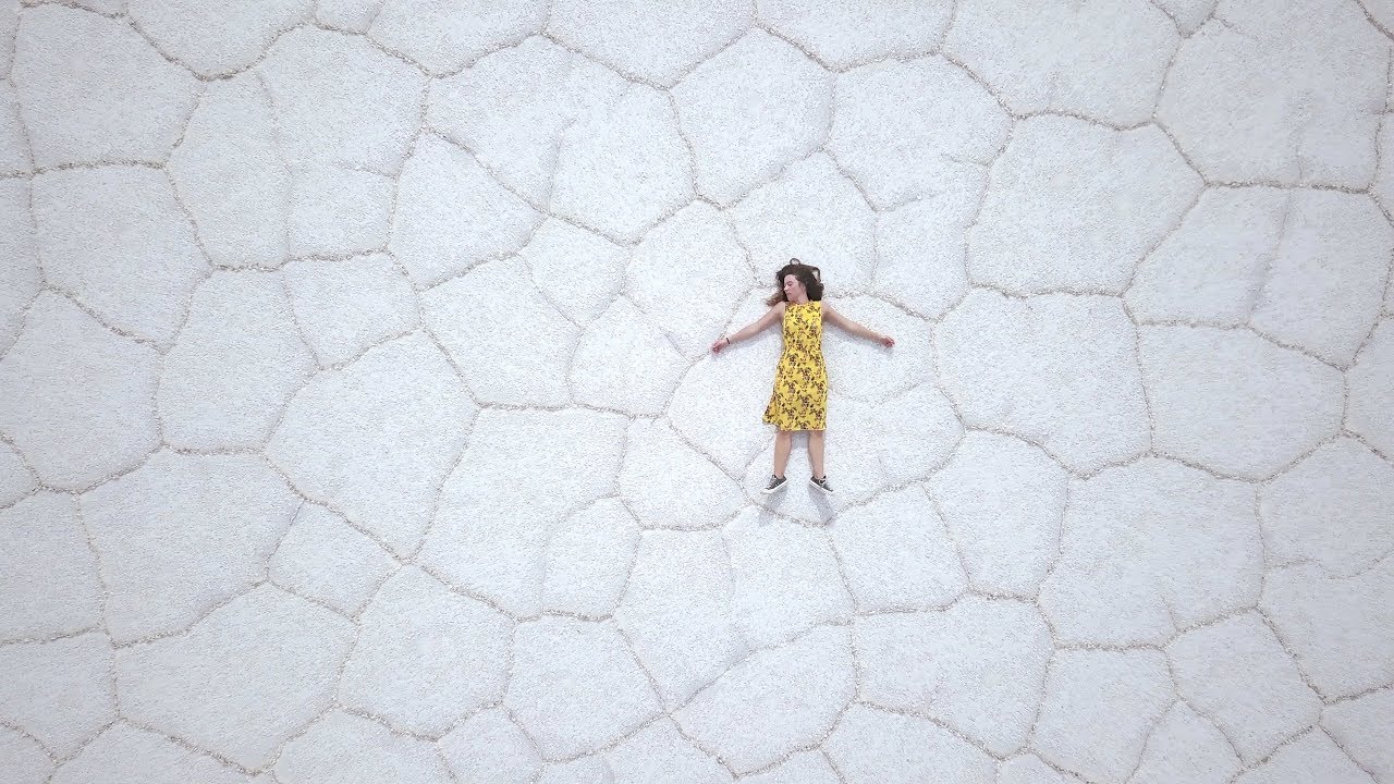 Hyperreal Music Video - Flume feat. Kučka