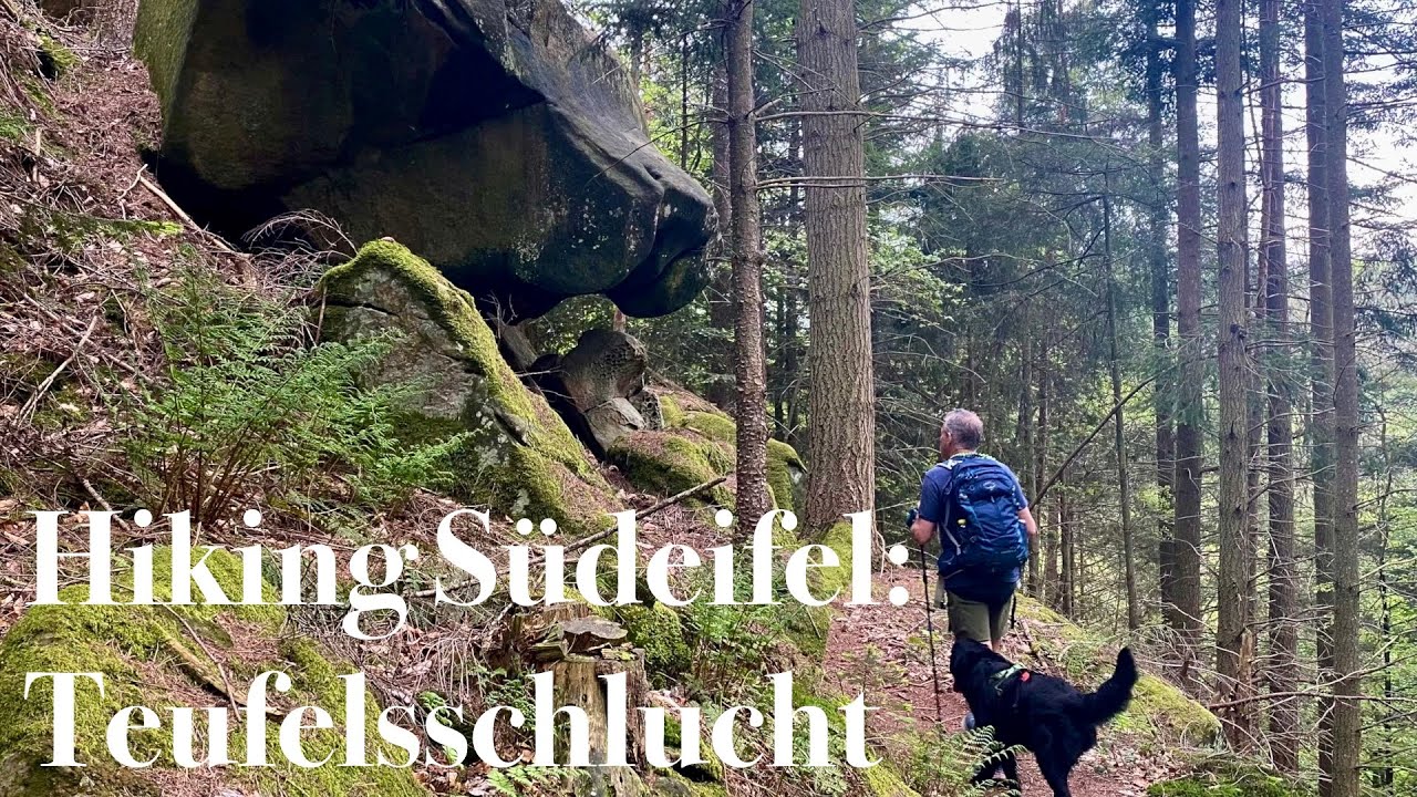 Wandeling in Südeifel: de duivelse kloof ofwel de 'Teufelsschlucht' in de buurt van Müllerthal