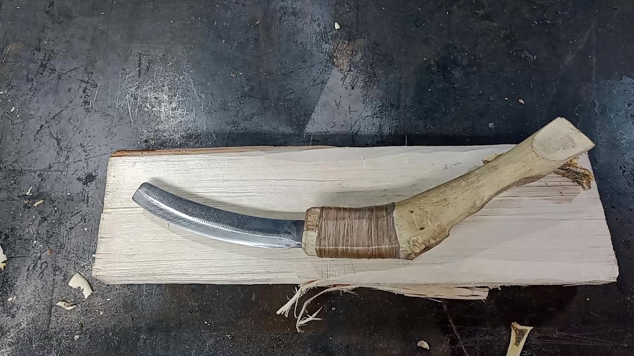 The only true Bush Craft Knife..the Native American Mocotaugan #bushcraft #7vswild3 #survivalskills
