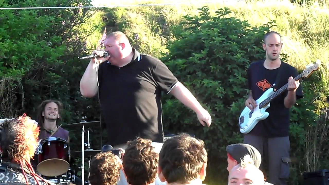 Big Fat Panda playing @ Island of punk, cramond