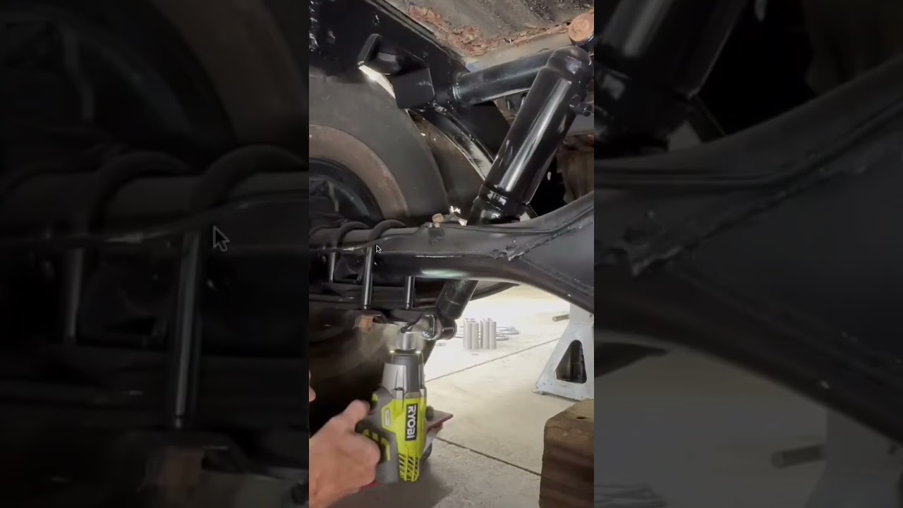 Lowering #toyotapickup with 4&rdquo; blocks #minitruck #lowered