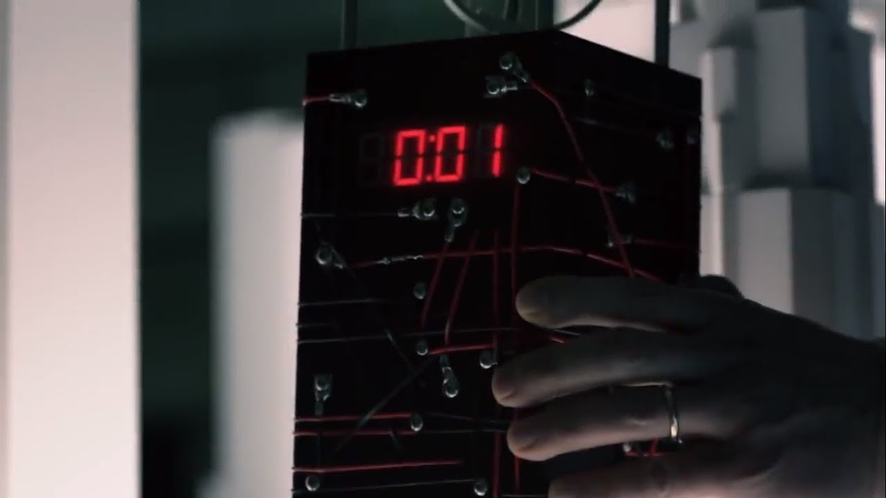 Lee Thompkins Defuses Bomb |Gotham 5x12
