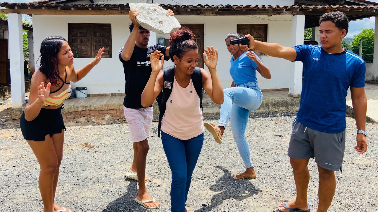 Ela Pegou Dinheiro com os Agiotas e Enganou Um por Um
