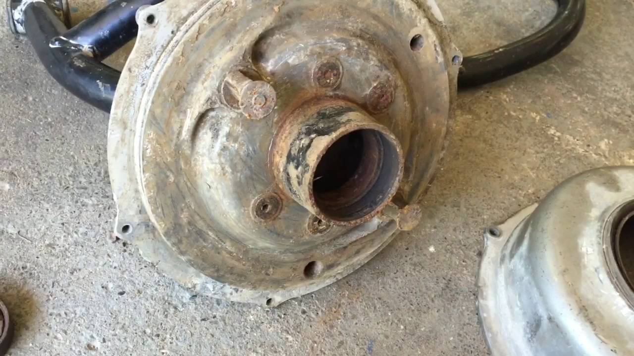 1999 Suzuki king quad 300 right rear brake and bearing rebuild part 1