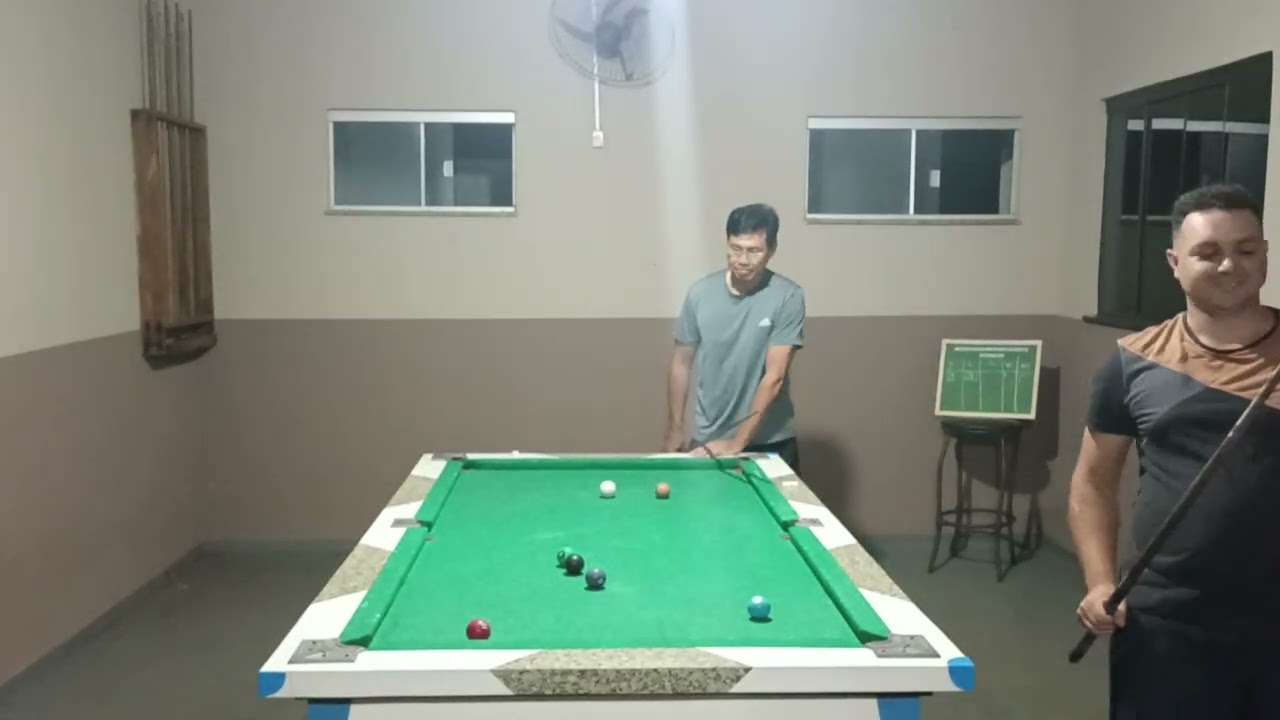 Jogo de sinuca completo (Léo vs Márcio)