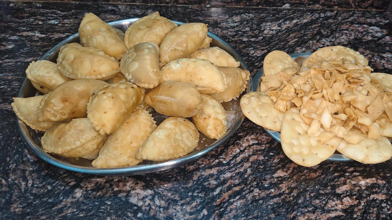 Holi special Mawa gujiya