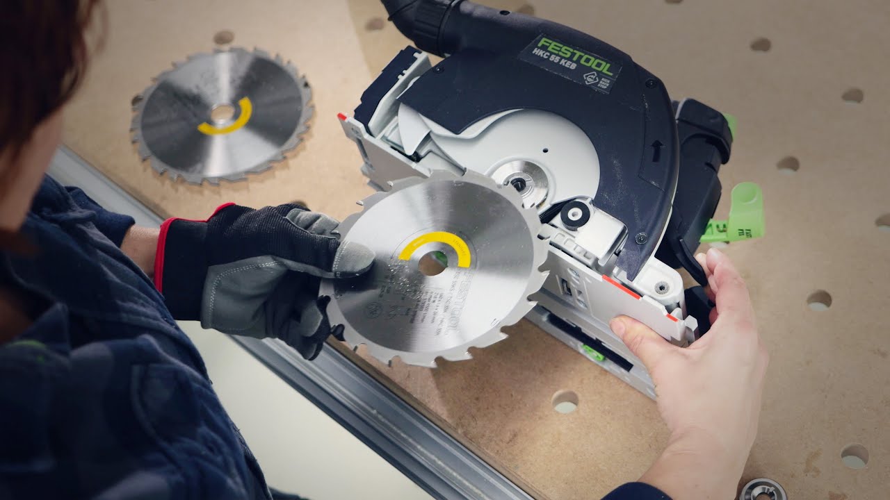 HKC 55 K Quick Guide - Changing the sawblade