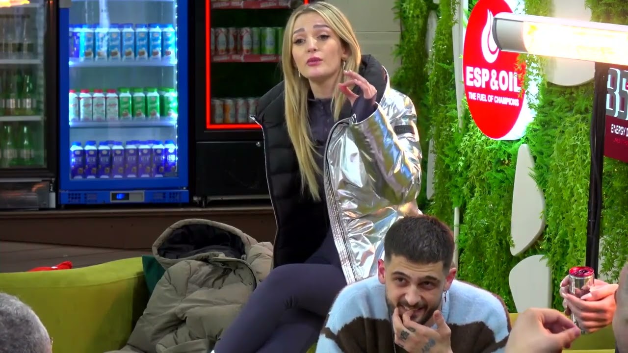 “Të jesh i lidhur me burrë mbi 50-vjeç...”/ Selin e ashpër me Artanin: Do t’ju përcjell një nga një