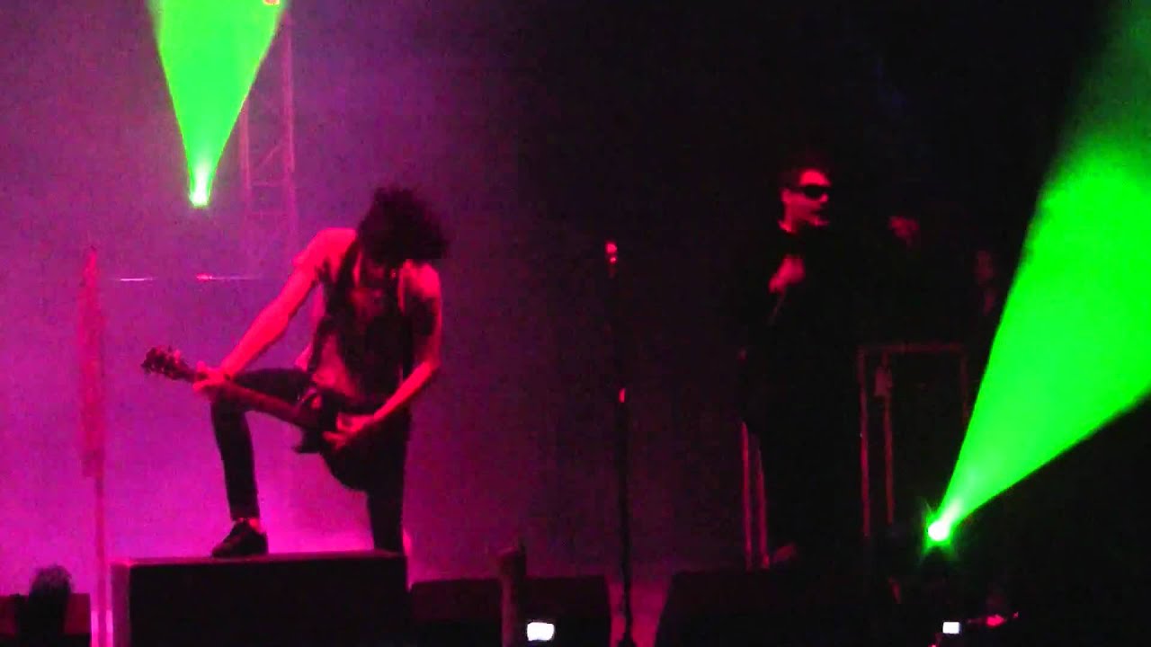 2011.03.14 Asking Alexandria - Closure NEW SONG HD (Live in St. Louis)