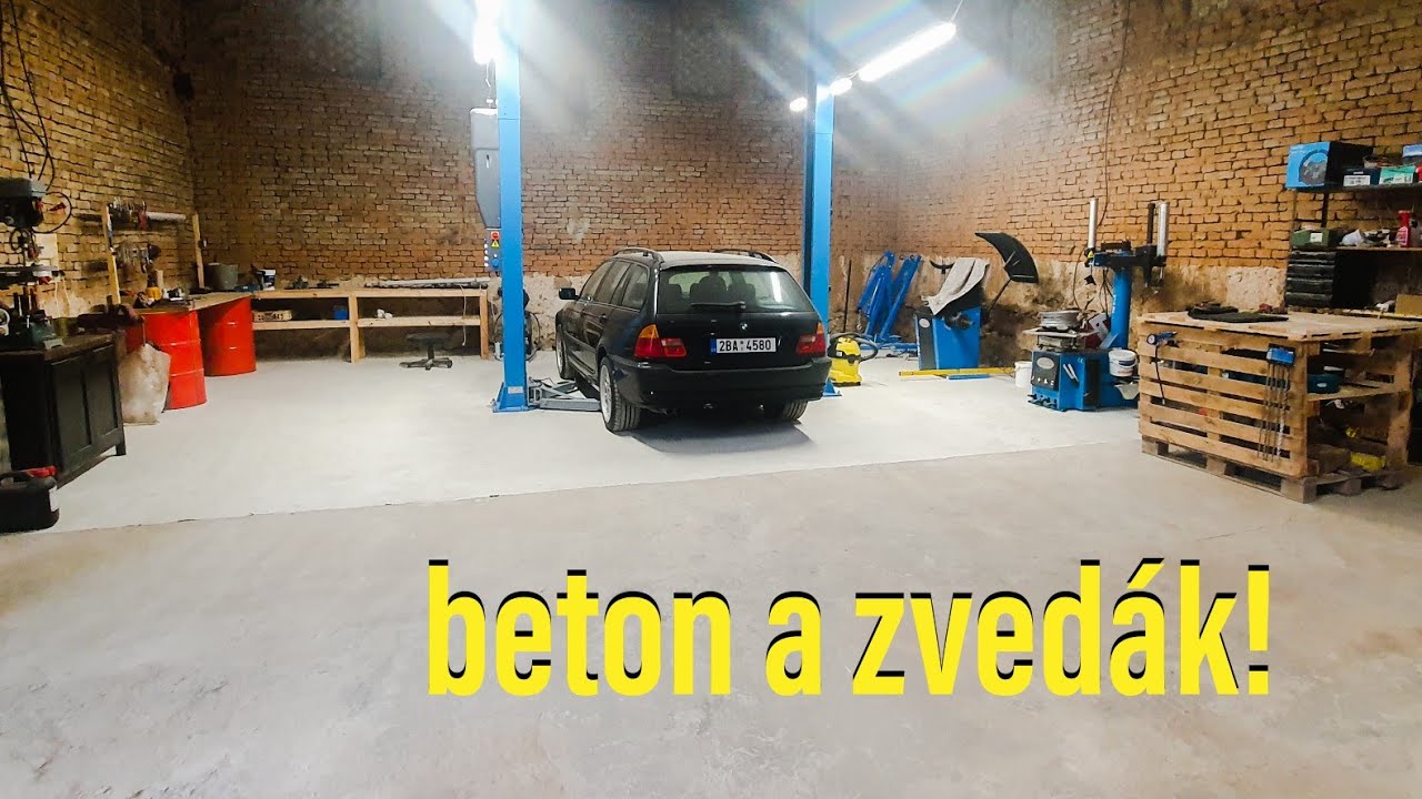 Betonování podlahy a stavba zvedáku