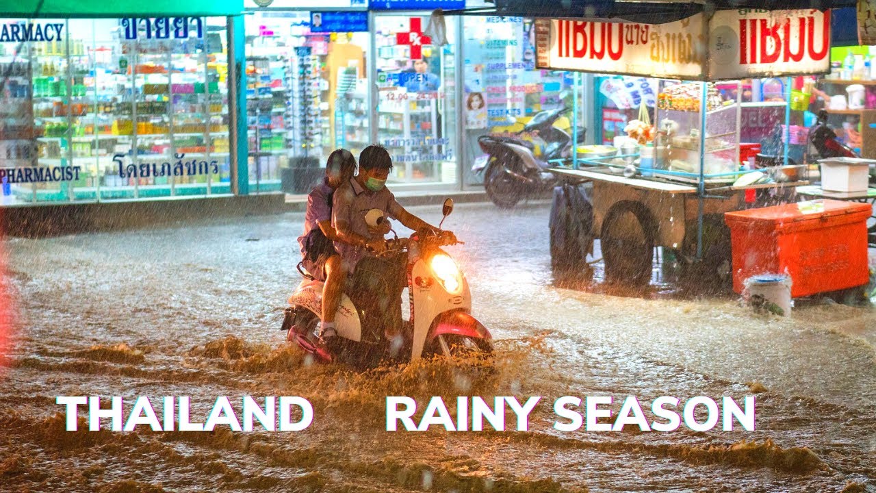 [🇹🇭4K THAILAND 2022] Heavy Rain Overnight Floods in Bangkok - Thailand Rainy Season