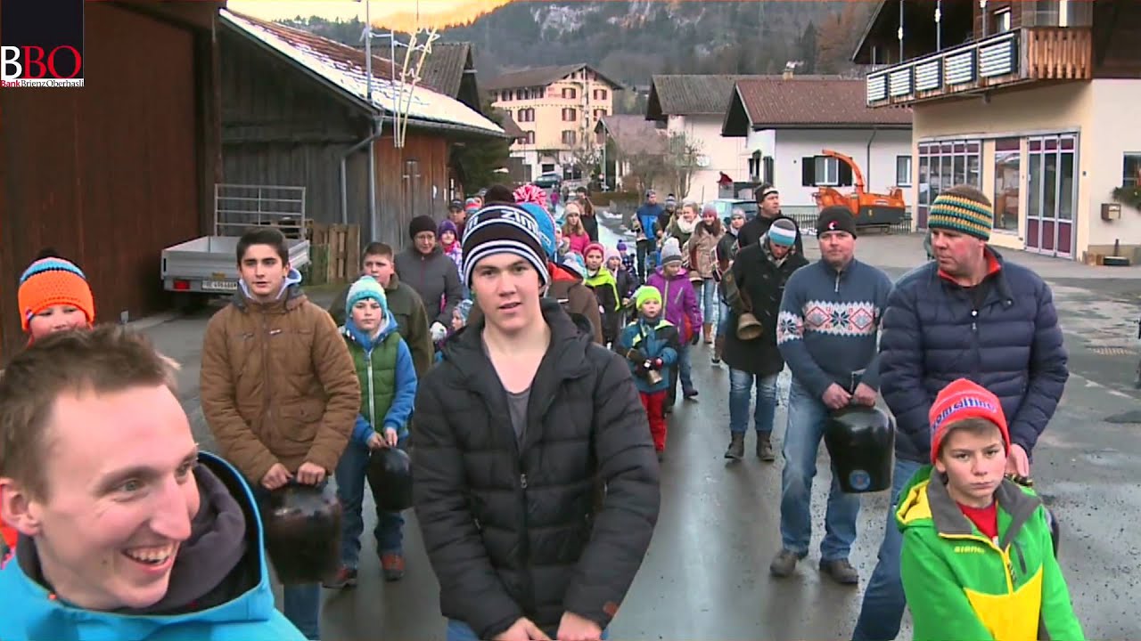 Ubersitz 2015 - Innertkirchen / Trychlen mit den Kleinsten / 26.12.15