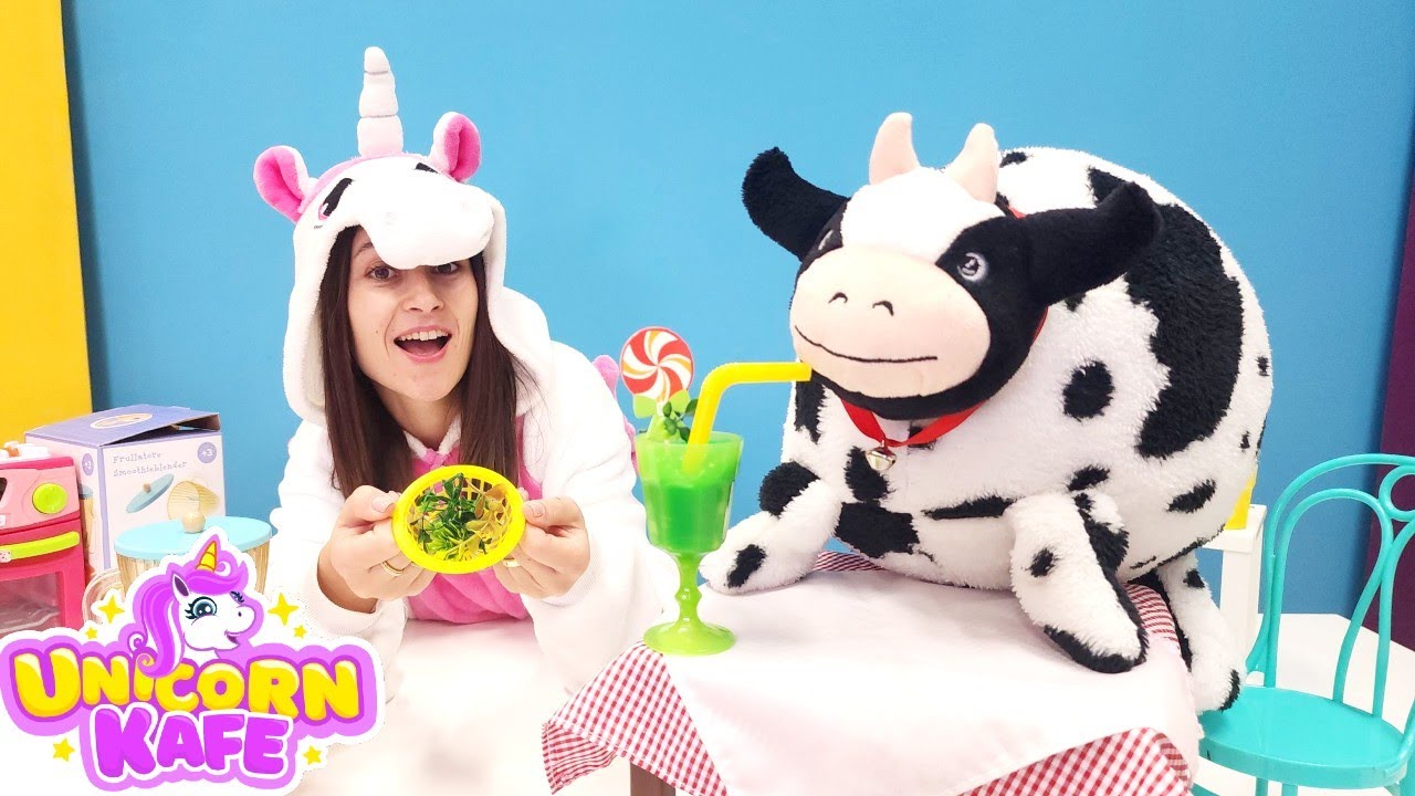 Unicorn kafe - YENİ b&ouml;l&uuml;m! Ayşe inek i&ccedil;in &ccedil;imen smoothie yapıyor. Yemek yapma oyunu