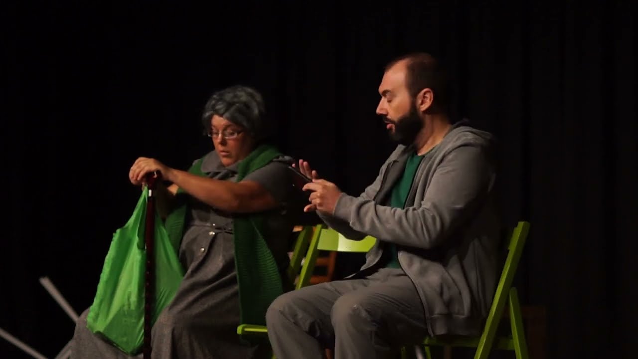 Sillas vacías. Propuesta de sala. Teatro sobre la soledad no deseada.