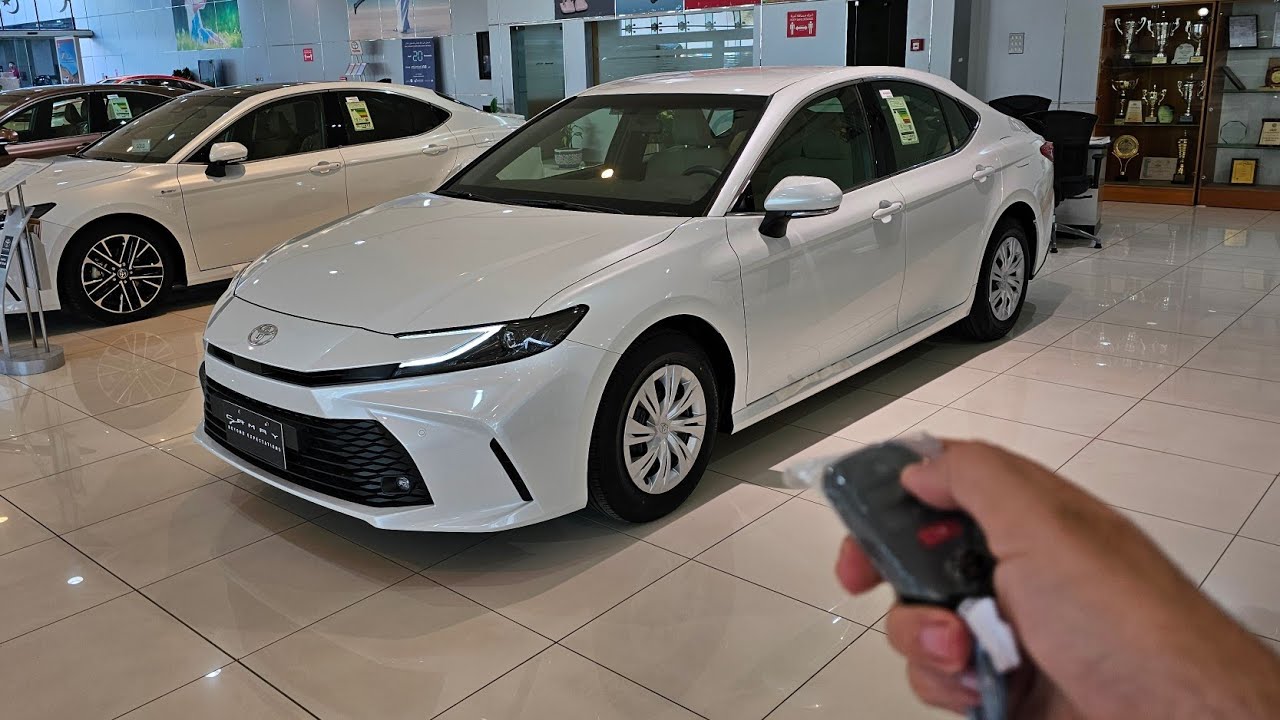 تويوتا كامري فئة ديلوكس ستاندر 2025 وارد بريمي سعود بهوان اقل فئة ك سعر ومواصفات Toyota Camry